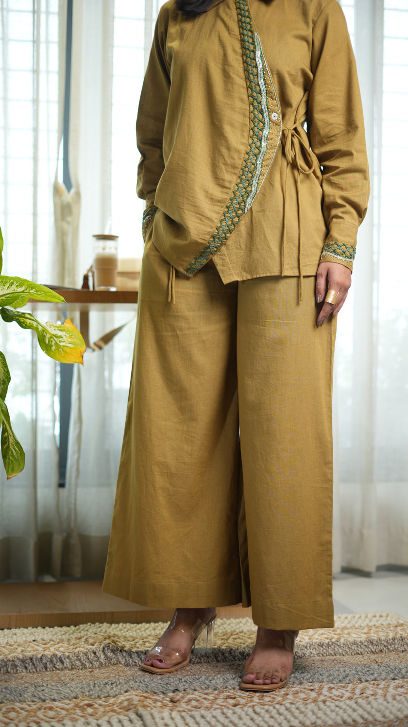 Fish Faced Mustard Yellow Set