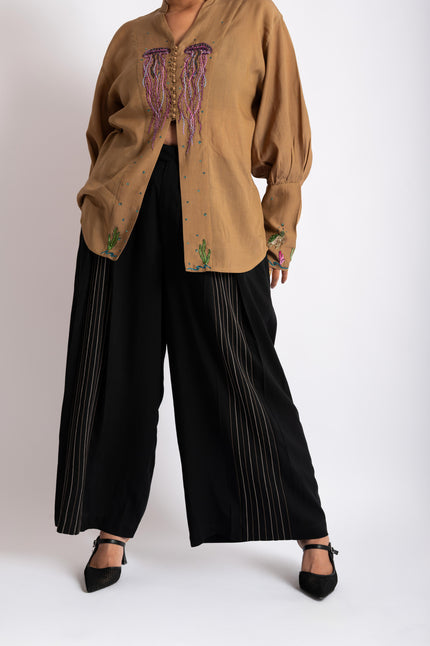 Ethereal Waves Pin-Tuck Pants In Black