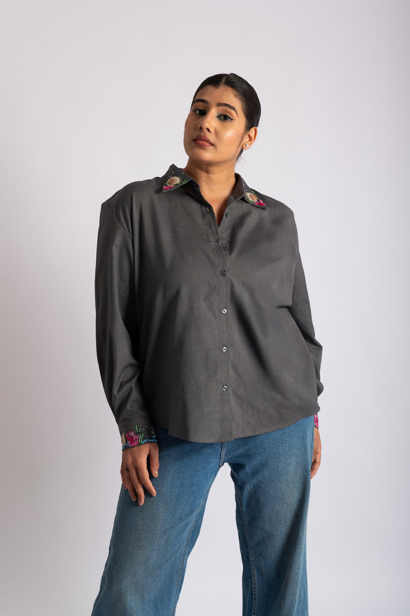 Seashell Halo Dark Grey Shirt
