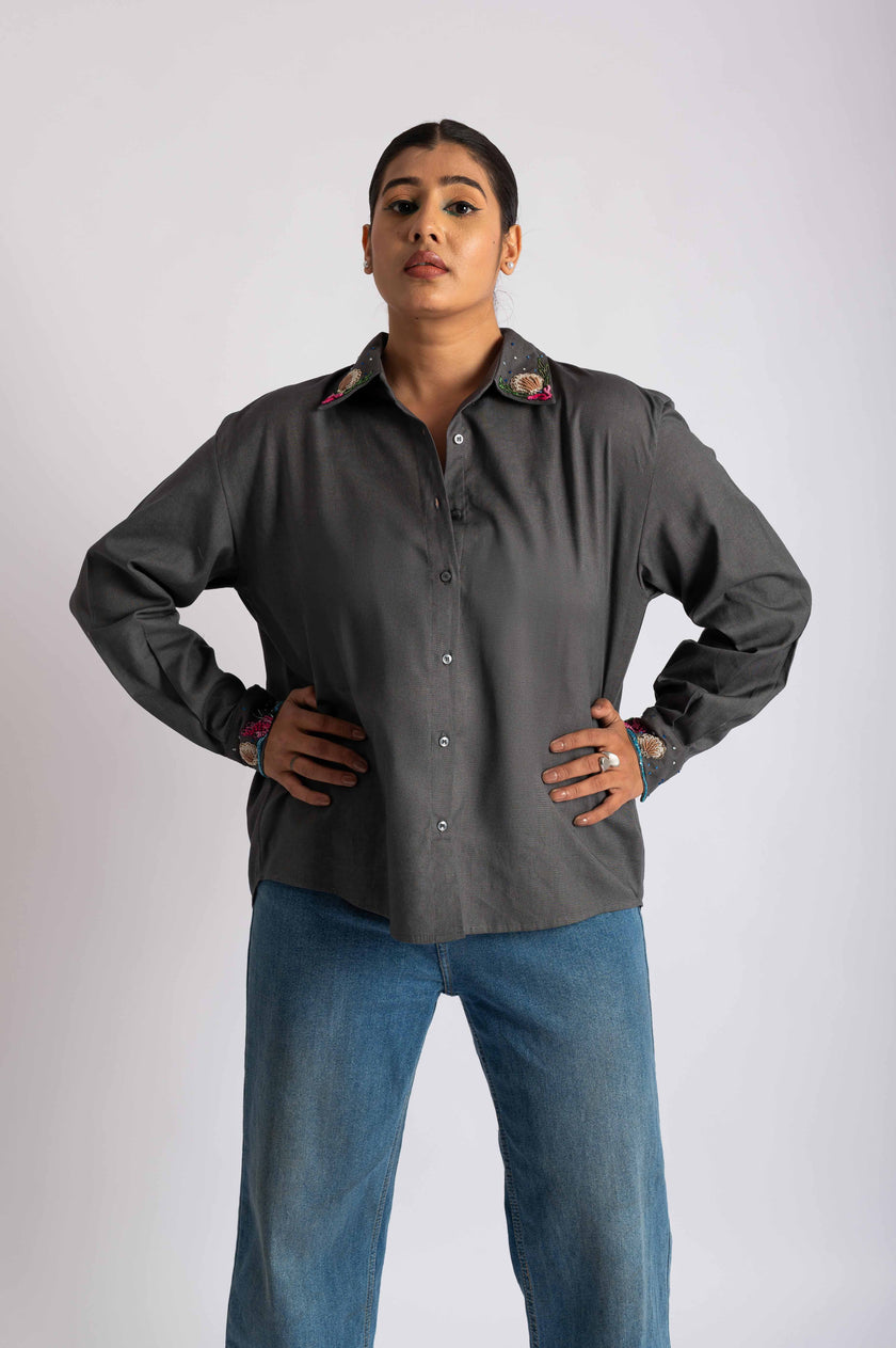 Seashell Halo Dark Grey Shirt