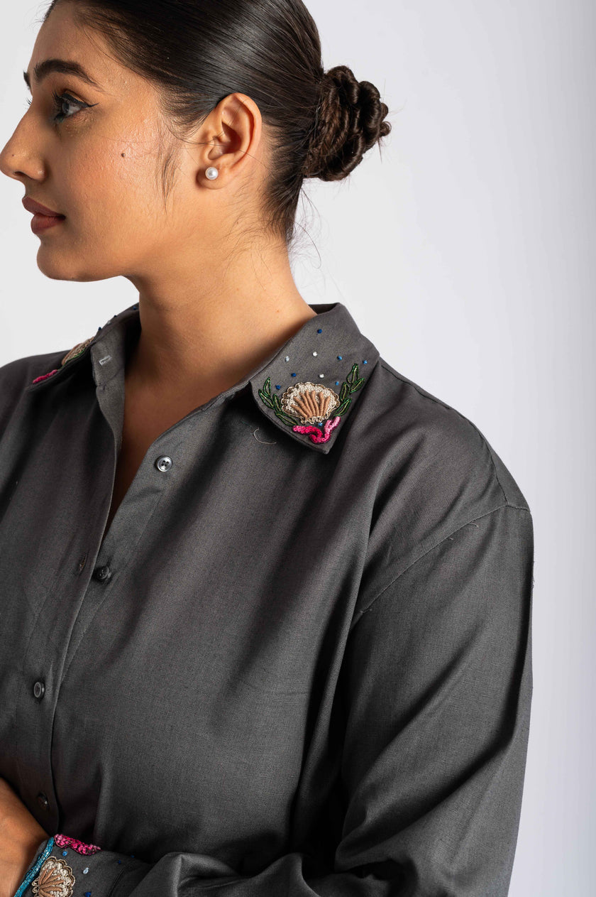 Seashell Halo Dark Grey Shirt