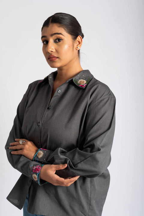 Seashell Halo Dark Grey Shirt