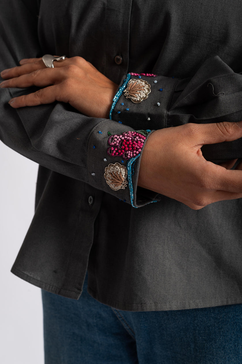 Seashell Halo Dark Grey Shirt