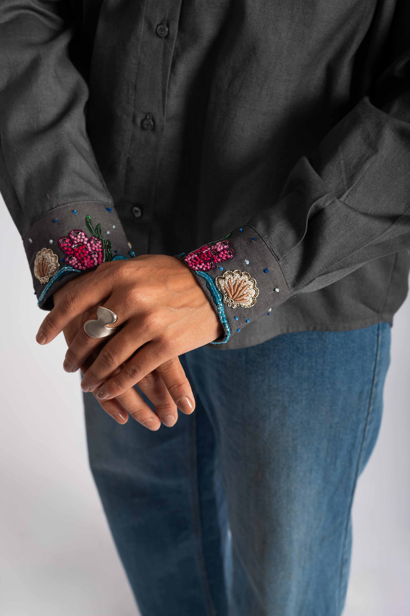 Seashell Halo Dark Grey Shirt