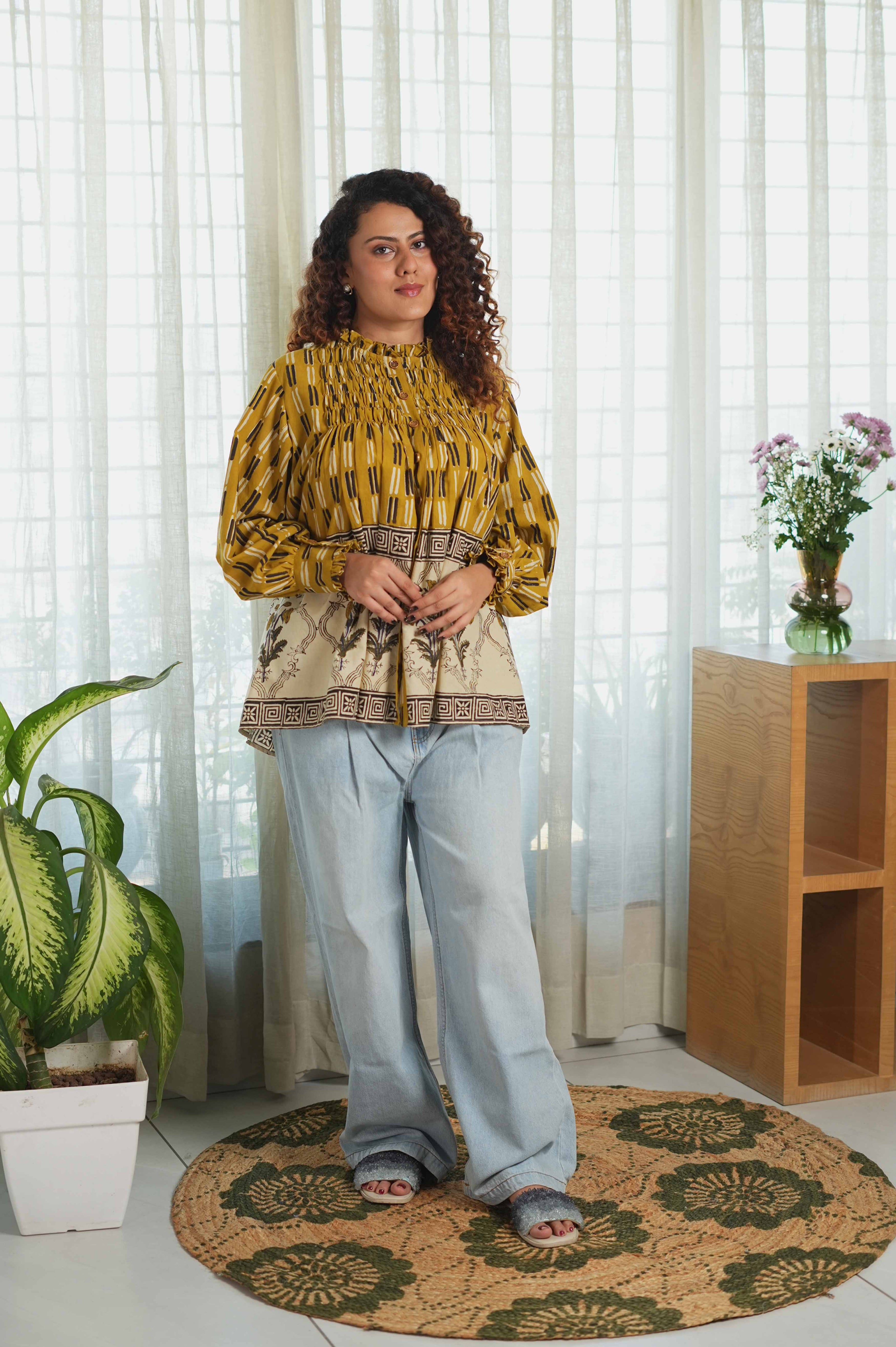 Mittī Phool Smocked Top